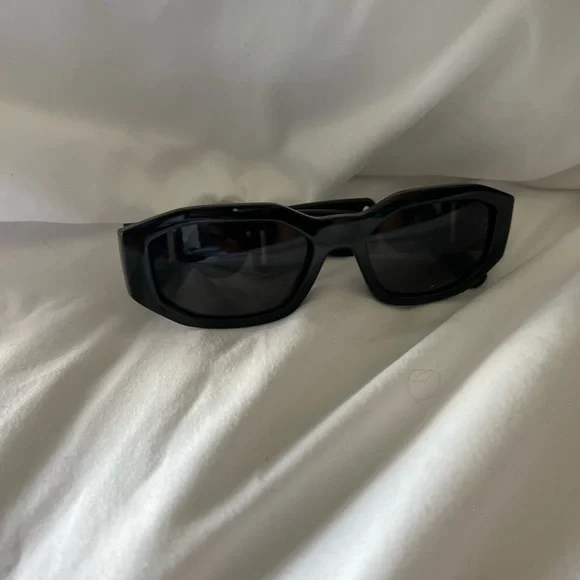 Versace sun glasses with box